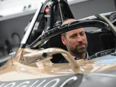 Príncipe William senta-se em um cockpit de Fórmula E pela primeira vez