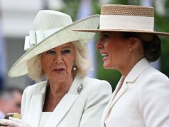 Rainha Camilla conta uma piada casual com Melania Trump