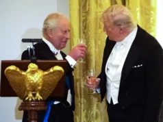 Rei Charles em uma festa estadual – quatro pratos, presentes e piadas na Casa Branca