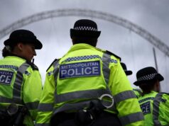 Reino Unido: O que sabemos sobre o “horrível” ataque com faca que feriu duas pessoas num bairro judeu de Londres