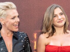 Rosa: A cantora brilhou no tapete vermelho com a filha