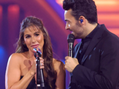 Sarah Engels está no palco do “Show de Giovanni Zarrella”.