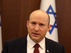 Seis meses antes das eleições legislativas, dois antigos primeiros-ministros israelitas uniram-se para derrotar Benjamin Netanyahu.