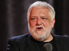 Simon Russell Beale: Ator anuncia diagnóstico de câncer de intestino