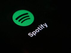 Spotify atinge 293 milhões de assinantes premium e estabelece um recorde de lucro, mas as ações caem conforme a previsão