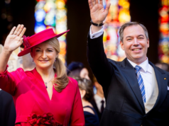 Stéphanie vai a todo vapor quando se trata de cores – o marido Guillaume hesitantemente segue o exemplo