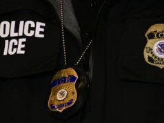 “Tudo me lembra o nazismo”: Marie-Therese, uma octogenária francesa detida pelo ICE, fala sobre sua detenção nos EUA