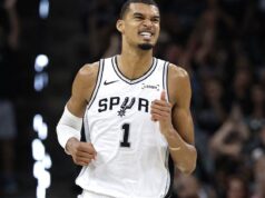 Victor Wembanyama e Spurs derrotam Portland e avançam para a segunda rodada dos playoffs da NBA