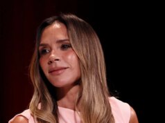 Victoria Beckham surpreende com um visual completamente novo