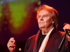 “Você está louco?”: Howard Carpendale ficou chocado com a piada de Oliver Welke sobre urina