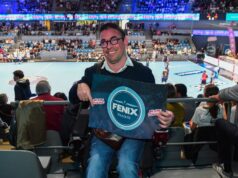 retrato “Levamos ele para beber conosco”: o mascote do handebol do Phoenix Toulouse, Pierre-Jean, acompanha os jogadores até o final da noite