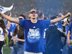 2ª Bundesliga: S04 está de volta! Schalke comemora promoção de volta à Bundesliga