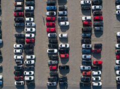 A América ameaça impor tarifas de 25% sobre as importações de automóveis da União Europeia.