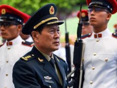 A China proferiu sentenças de morte condicional a dois ministros da Defesa acusados de corrupção.