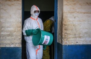 A epidemia de Ébola corre o risco de se espalhar para dez novos países em África, segundo autoridades regionais de saúde