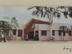 A exposição em Delhi repensa a escala da vida cotidiana