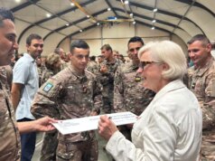 A visita altamente política de Catherine Vautrin ao porta-aviões “Charles de Gaulle”