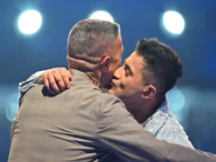 Abii move a quadra – ataque de beijo no show ao vivo do DSDS