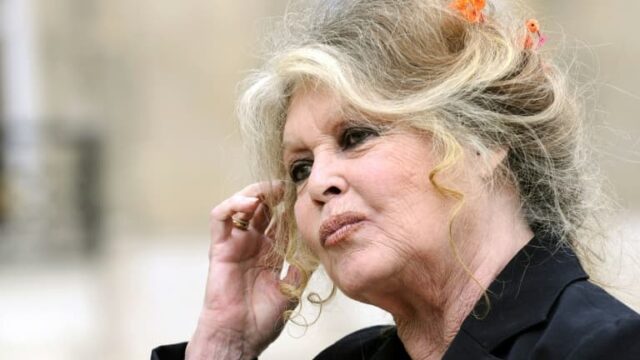 Apartamento-parisiense-de-Brigitte-Bardot-cuidadosamente-colocado-a-venda.jpeg
