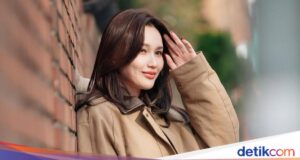 Ayu Ting Ting pediu orações para que ela pudesse fazer o Hajj