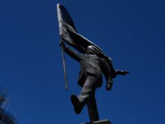 Banksy confirmou que uma nova estátua instalada no centro de Londres é obra sua