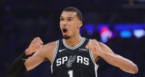 Basquete: Victor Wembanyama e os Spurs vencem o primeiro jogo contra o Oklahoma City Thunder após duas prorrogações (122-115).