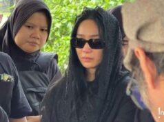 Bunga Zainal conta sobre a época em que seu pai morreu