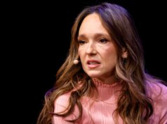 Carolin Kebekus sobre o caso Ulmen: “Quando ouvi isso, vomitei na mesa”