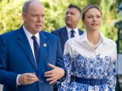 Charlène mostra como estilizar um vestido vaso da Dinastia Ming para uso diário