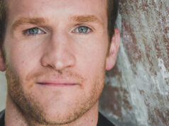 Claiborne Elder Dr. juntou-se a Little Shop of Horrors off-Broadway como Orin Scrivello