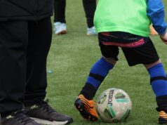 Clube Creel inicia investigação interna após menino de 9 anos atacado por manifestantes durante torneio de futebol amador em Hautes-de-France