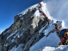 Conspiração sobre a morte no Monte Everest Roubando milhares de dólares em nome de ajudar, deixando as pessoas doentes