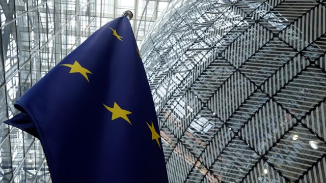 Contas-vinculadas-a-pessoas-banidas-pela-UE-permanecem-monetizadas-mesmo.jpg