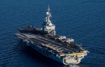 DIRETO. Guerra no Oriente Médio: o porta-aviões Charles de Gaulle estará em breve em Ormuz, segundo o Ministro das Forças Armadas