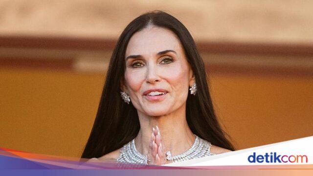 Demi-Moore-glamouriza-em-Cannes-com-um-vestido-justo-seus.jpeg