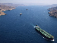 Depois de cruzar Ormuz, os navios petrolíferos iranianos que chegaram à Índia viraram-se imediatamente para a China.