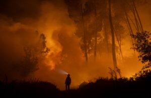 Depois dos “piores incêndios da sua história”, Espanha levanta a voz: um sistema inusitado foi implementado face a uma “ameaça que continua a crescer”.