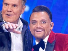 Dieter Bohlen comemora a entrada de Menovin na final do DSDS