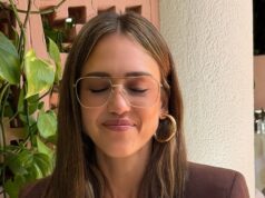 Doce: Jessica Alba celebrou romance com Danny Ramirez em Miami