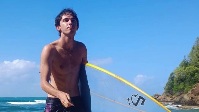 Dois-franceses-perdidos-no-mar-querem-sair-da-costa-de.jpg