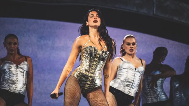 Dua-Lipa-entrou-com-uma-acao-de-US-15-milhoes.jpg
