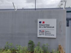 Duração da detenção de migrantes em centros de detenção administrativa duplicou em cinco anos, alertam cinco associações