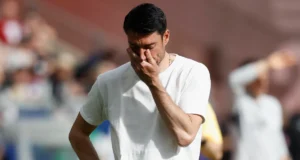 Eintracht Frankfurt: Técnico Albert Riera preocupado com o futuro na SGE
