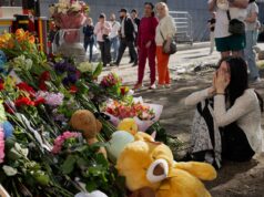 “Ela era uma grande amiga”: em Kiev, moradores do distrito de Darnitsky lamentam os mortos após explosões russas