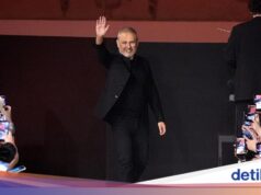 Elie Saab sobreviveu ao conflito, optando por continuar trabalhando no Líbano