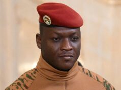 ‘Esqueça a democracia’, nova diretiva do líder militar de Burkina Faso Chamando a democracia de mentira
