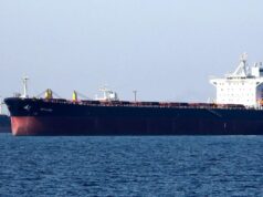 Estes dois superpetroleiros iranianos entraram em águas indonésias transportando milhões de barris de petróleo.