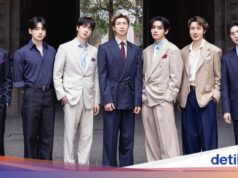 Estilo BTS em ternos no Palácio do Estado Mexicano, recebido por um exército de 50 mil