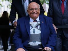 Ex-prefeito de Nova York Rudy Giuliani hospitalizado em ‘estado crítico’