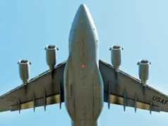 Experimento Especial da América Pequeno reator nuclear voando de um C-17